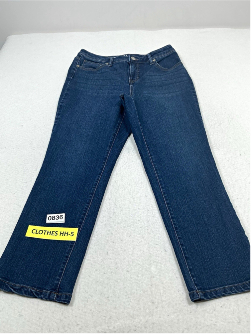 Women’s Style & Co Blue Denim Capri Jeans Stretch 5-Pocket Button Size 6